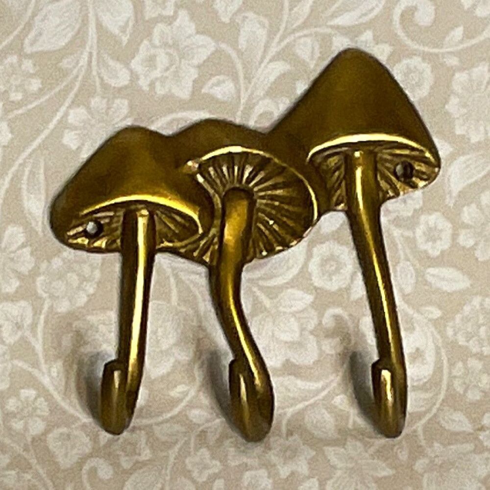Vintage Gold Matte Metal Mushroom 3-Hook Wall Mounted Decorative Hook Rack